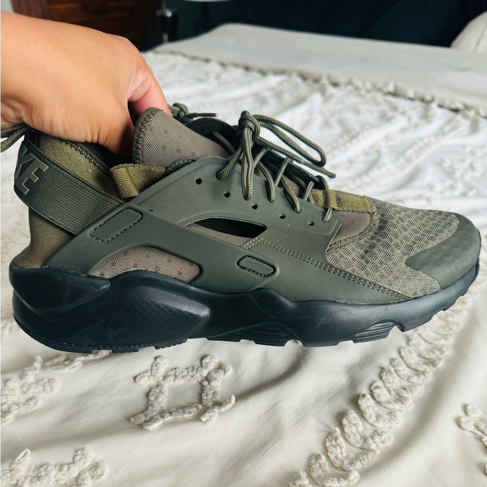 Army Green Mens Nike Huaraches